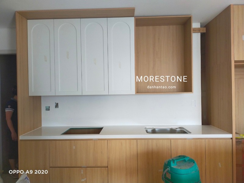 Solid Surface: Vật Liệu Đá Bếp Đột Phá Với Khả Năng Uốn Cong Độc Đáo*
